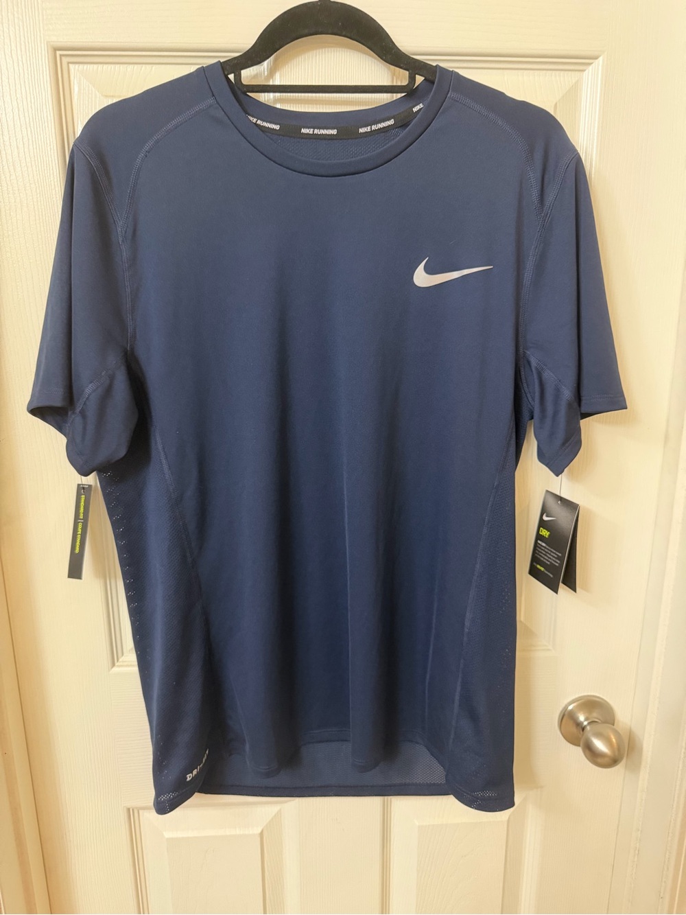 Nike Men’s Navy Short-Sleeve Athletic Tee with White Swoosh